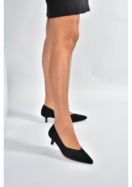 V404090302 Siyah Süet Sivri Burun Alçak Topuklu Kadın Ayakkabı