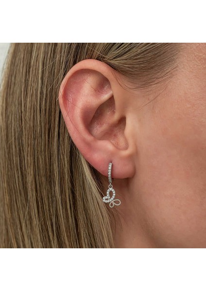 Gümüş Sallantılı Kelebek Kadın Küpe fiyatları