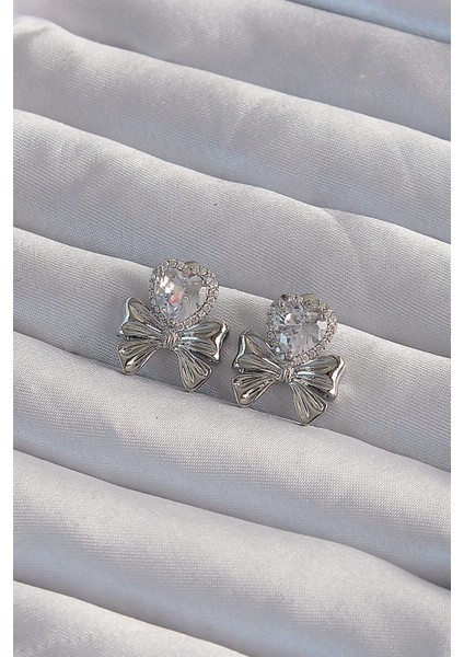 Pirinç Gümüş Renk Zirkon Taşlı Kalp Model Fiyonk Küpe