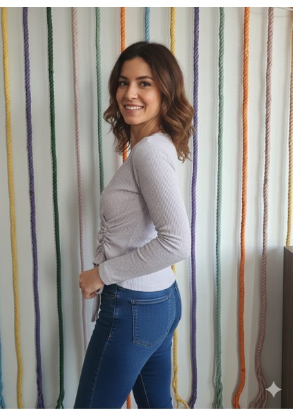 1587 Kruvaze Bağcık Detaylı Yumoş Triko Bluz fiyatları