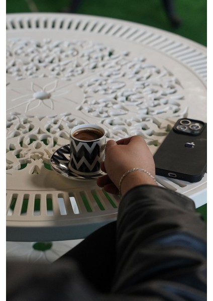 Istanbul Masa Takımı Ø75 cm Yuvarlak Masa + 3 Adet Istanbul Koltuk Ferforje Görünümlü Set fırsatları