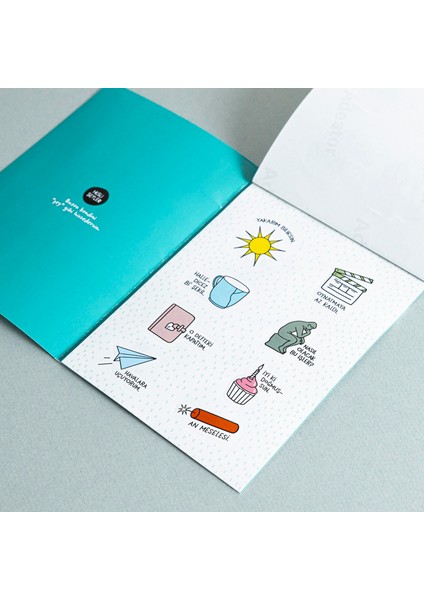 2026 Hisli Şeyler Takvimi & Çıkartma Albümü