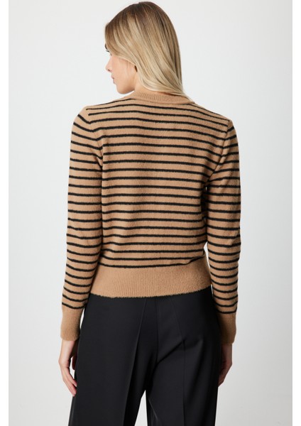 Kadın Sıfır Yaka Çizgili Hırka 63901 Camel fırsatları