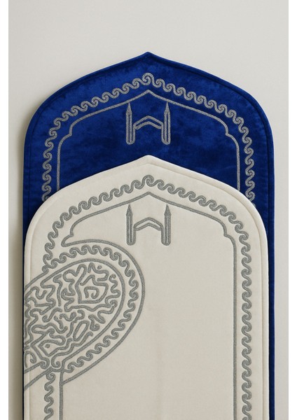 Beyza Mavi Krem Kadife 2'li Çift Kalpli Nakışlı Seccade Süngerli Çeyizlik Bohça Eşli Namazlık