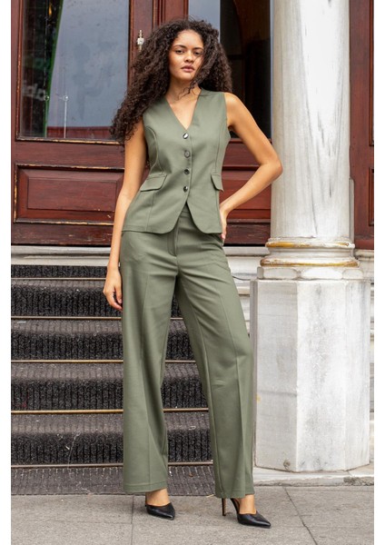 Kadın V Yaka Cep Kapaklı Düğmeli Hafif Esnek Kumaş Yelek-Haki