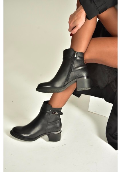 V555258003 Siyah Hakiki Deri Kalın Topuklu Kadın Bot modelleri