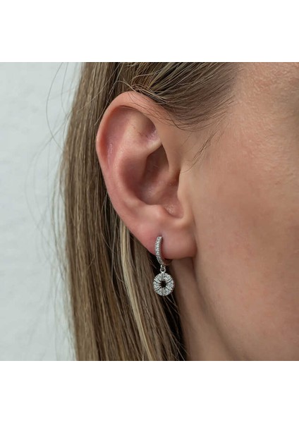 Gümüş Geometrik Desenli Kadın Küpe modelleri