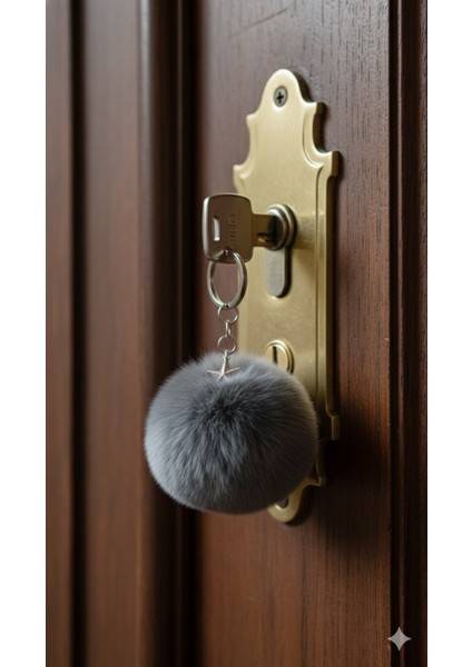 Peluş Pofuduk Ponpon Puf Füme Tüylü Gümüş Yıldız Detaylı Ev Ofis Araba Telefon Cüzdan Çanta Anahtarlık modelleri