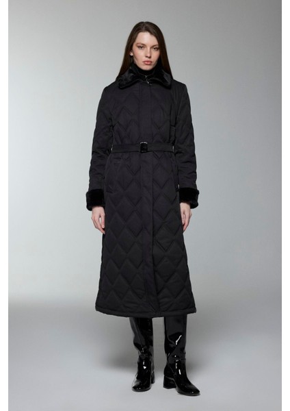 Peluş Yaka ve Kol Detaylı Kapitone Mont