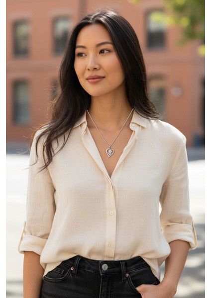 Beyaz Gül ve Kalp Detaylı 925 Ayar Gümüş Zarif Kolye | Aşk ve Zarafetin Simgesi fiyatları