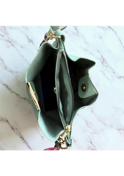 Fularlı Kadın El ve Omuz Çantası fırsatları