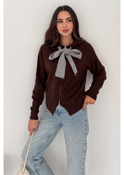 Kadın Fermuarlı Fiyonk Detaylı Triko Ceket – Pointed Hem Tasarım