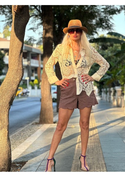 Kadın Beyaz Dantel Işlemeli Uzun Kollu Transparan Gömlek fırsatları