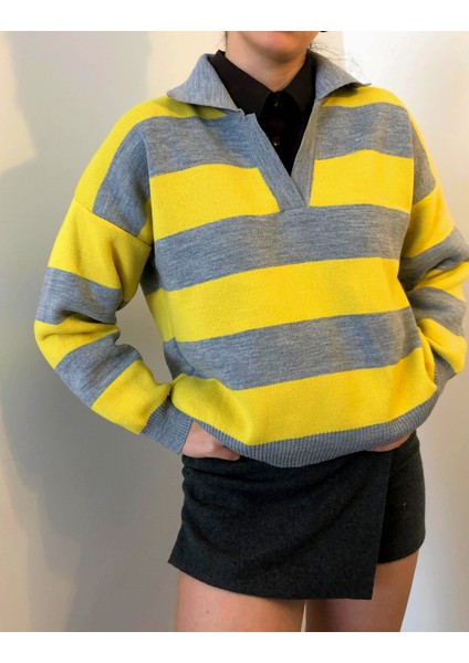 Çizgili Polo Yakalı Kadın Triko Kazak