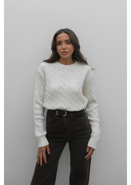 Ekru Saç Örgülü Triko Kazak