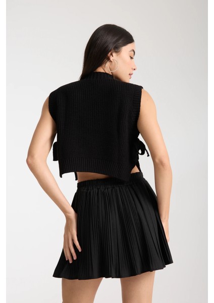 Kurdele Detaylı Triko Crop Süveter fırsatları