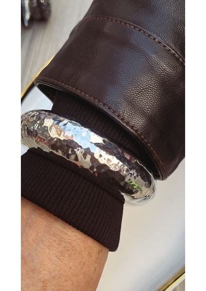 Tokmak Dövme Görünümlü Parlak Gümüş Rengi Kalın Kelepçe Bileklik