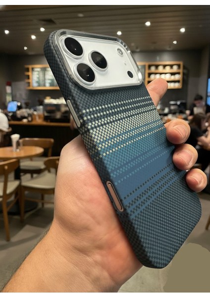iPhone 17 Pro Kılıf Kevlar Magsafe Şarj Destekli Kamera Korumalı Karbon Fiber Hassas Tuşlu