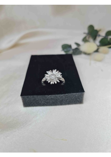 Gümüş Renk Papatya Taşlı Ayarlanabilir Kadın Yüzük – Işıltılı Zarif Model modelleri