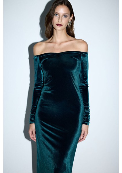 Omuzları Açık Kadife Elbise Yesil 12446046000 fiyatları