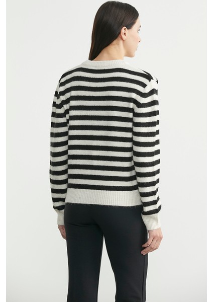 Çizgili Metal Düğmeli Triko Hırka - Siyah indirimleri