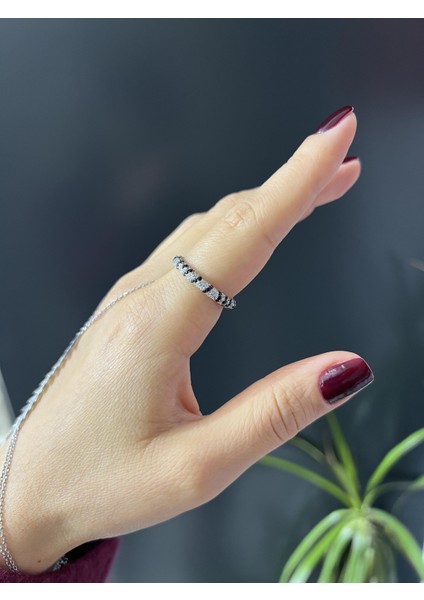 Siyah Renk Geçişli Gümüş Taşlı Yüzük fiyatları