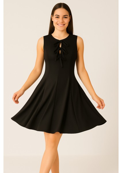 Kloş Etekli Bağlama Detaylı Kolsuz Kadın Mini Elbise