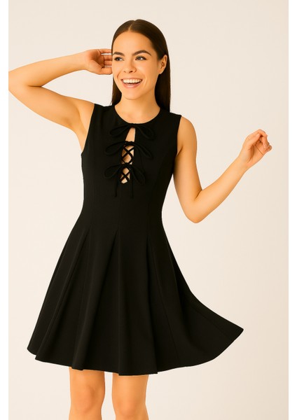 Kloş Etekli Bağlama Detaylı Kolsuz Kadın Mini Elbise