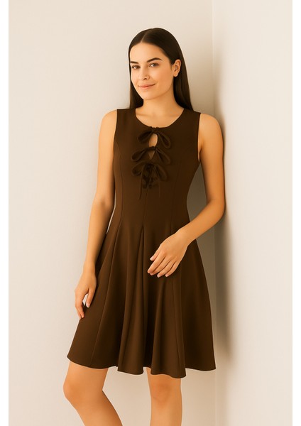 Kloş Etekli Bağlama Detaylı Kolsuz Kadın Mini Elbise