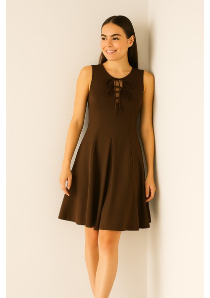 Kloş Etekli Bağlama Detaylı Kolsuz Kadın Mini Elbise indirimleri