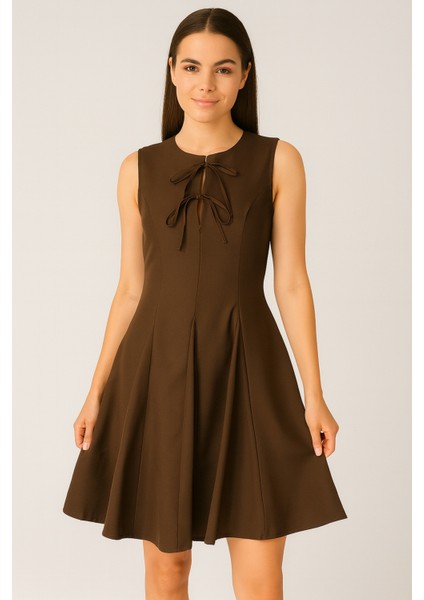Kloş Etekli Bağlama Detaylı Kolsuz Kadın Mini Elbise