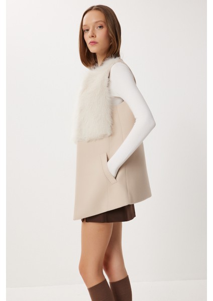 Suni Kürk Detaylı Kaşe Yelek LWF0050 Krem fırsatları