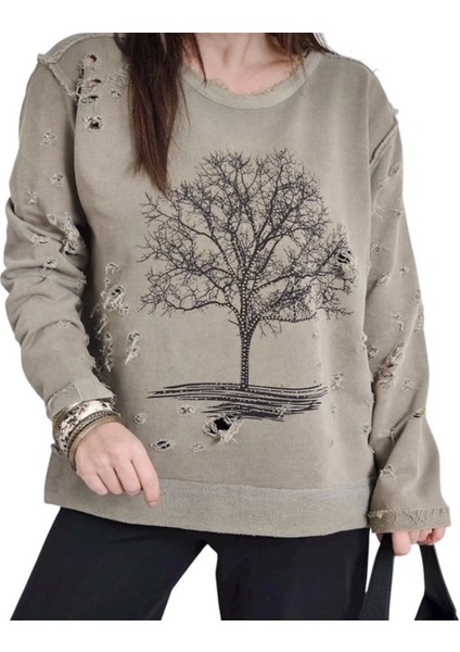 Yırtık Ağaçlı Sweatshırt