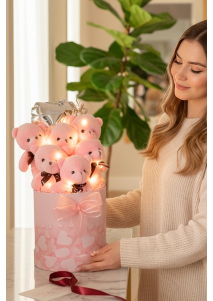 Premium Silindir Kalpli Pembe Kutusunda, Kalpli Balonlu LED Işıklı 6’lı Pembe Ayıcık Buketi fiyatları