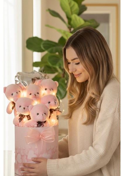 Premium Silindir Kalpli Pembe Kutusunda, Kalpli Balonlu LED Işıklı 6’lı Pembe Ayıcık Buketi fırsatları