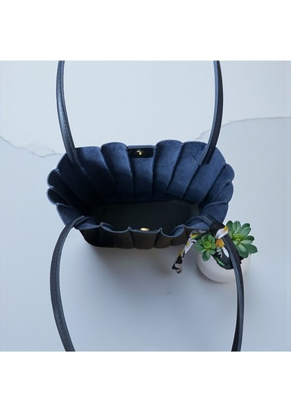 Kadın Pliseli Yavru Çantalı Çıtçıtlı Omuz Çantası modelleri