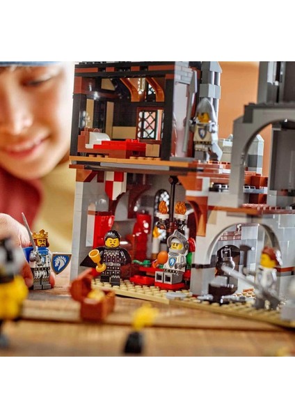 LEGO Creator 3'ü 1 Arada Orta Çağ Atlı Şövalye Kalesi 31168 modelleri