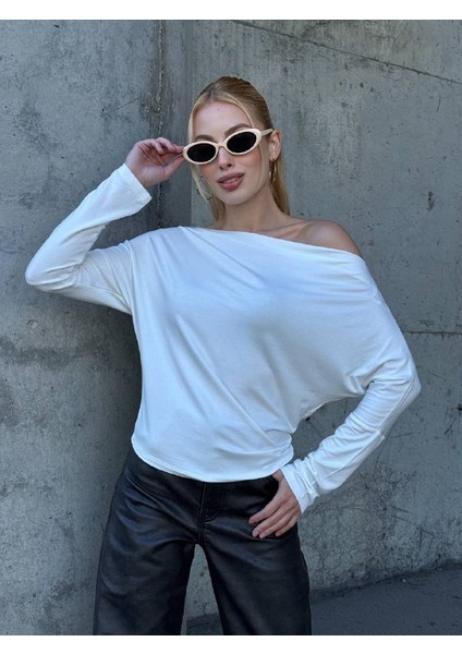 Yarasa Kol Geniş Yaka Siyah Bluz Bol Kesim Likralı Kumaş Düşük Omuz Üst