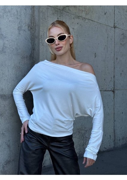 Yarasa Kol Geniş Yaka Siyah Bluz Bol Kesim Likralı Kumaş Düşük Omuz Üst