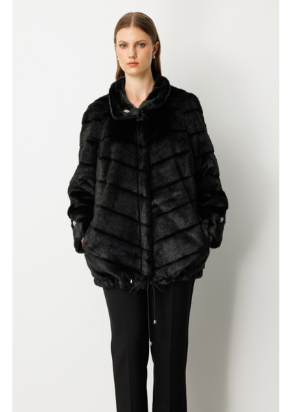 Kadın Büyük Beden Metal Aksesuarlı Peluş Kaban 6305 Siyah fırsatları