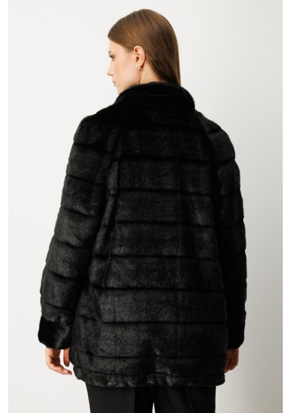 Kadın Büyük Beden Metal Aksesuarlı Peluş Kaban 6305 Siyah indirimleri