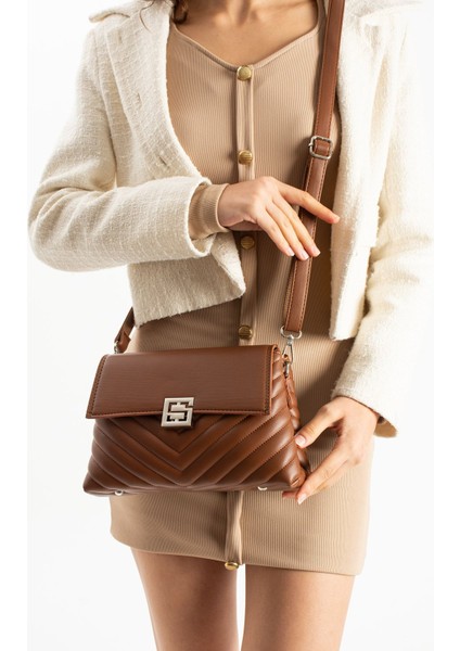 Asel Çanta,şık Tasarımlı TABA Kadın Orta Boy Çapraz Çanta ,nakış ve Kapak Detaylı Omuz Çantası fiyatları