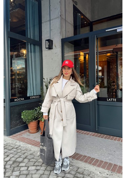 Bej Kolları Kemerli Arkası Düğmeli Astarlı Oversize Yün Kaban