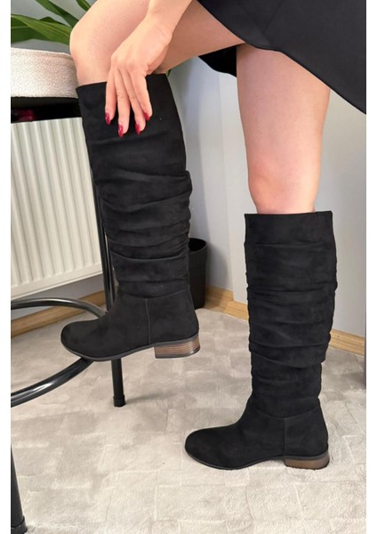 Kadın Mika Siyah Süet Düz Taban Büzgülü Diz Altı Boy Çekme Çizme