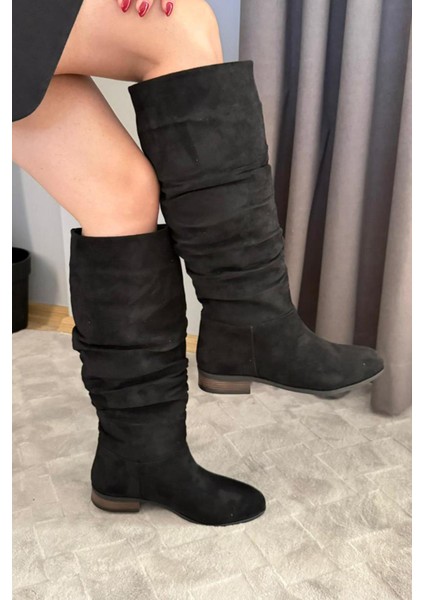 Kadın Mika Siyah Süet Düz Taban Büzgülü Diz Altı Boy Çekme Çizme