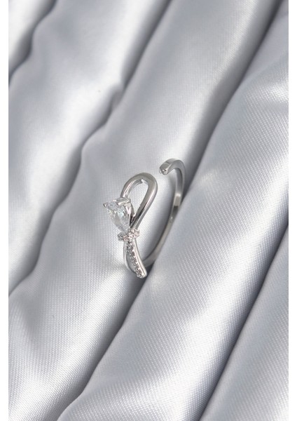 Pirinç Gümüş Renk Zirkon Taş Detay Kurdele Model Kadın Yüzük - TJ-BYK2992