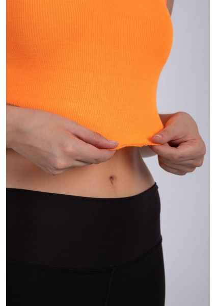 Sıfır Kollu Büstiyer Kısa Penye Crop T-Shirt fırsatları