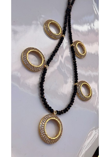 🖤 Şık ve Asil: Siyah Kristal Boncuklu 5'li Çeyrek Altın Koymalı Kolye 🖤 fiyatları