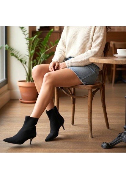 Siyah Süet Sivri Burun Kadın Klasik Bot