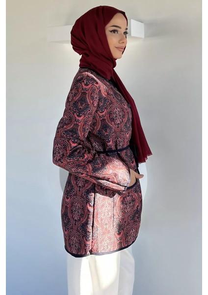 Ön Düğmeli Etnik Desen Kapitoneli Tesettür Ceket P-00018949 modelleri